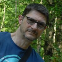 Deelnemers bezoeken een tuinbedrijf tijdens de studiereis